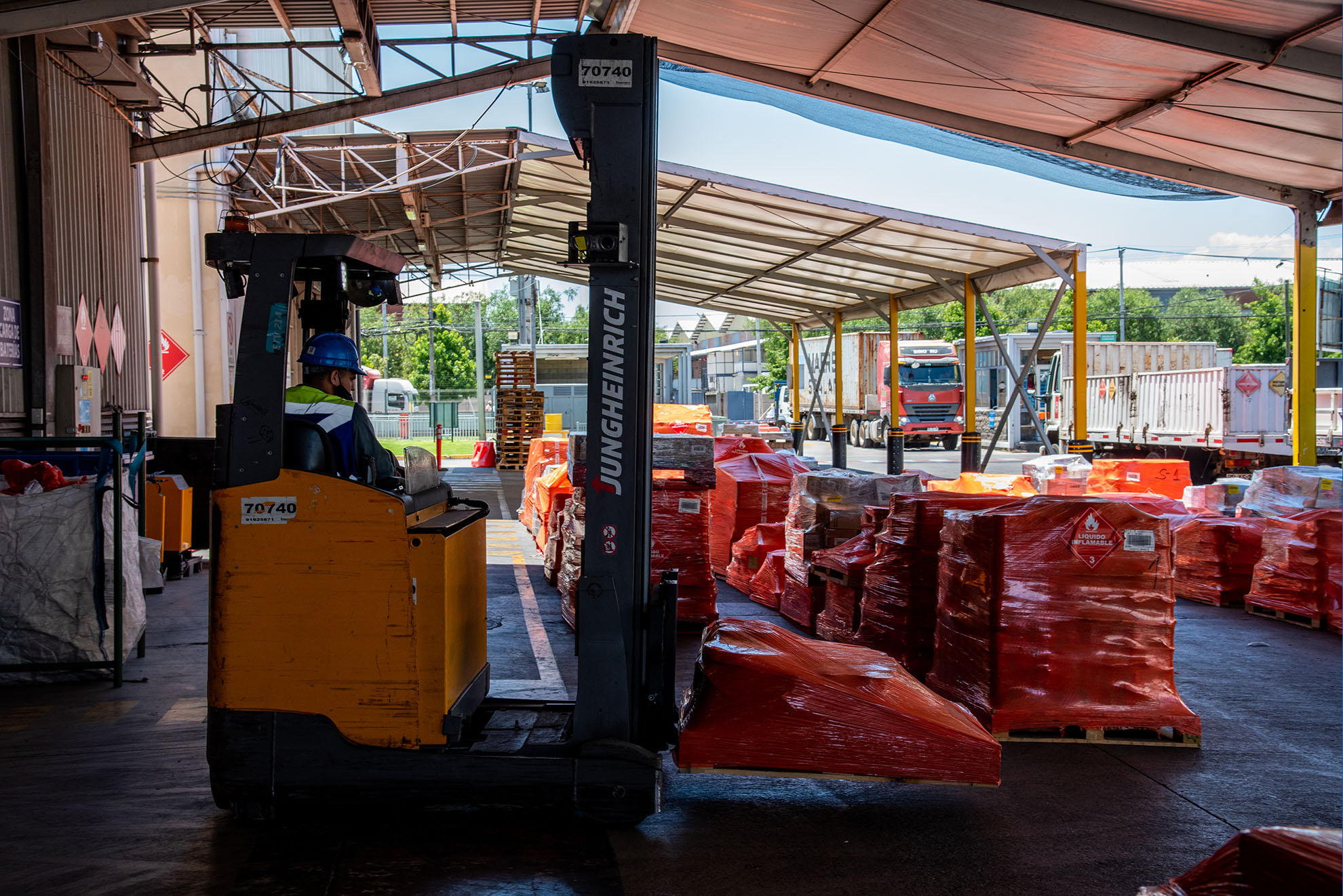 Distribuci´ón y Transporte